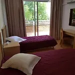 阿里亚纳酒店 3*