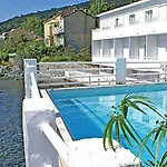 Hotell Ariana 3*