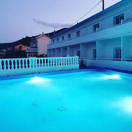 Hotel Ariana 3*