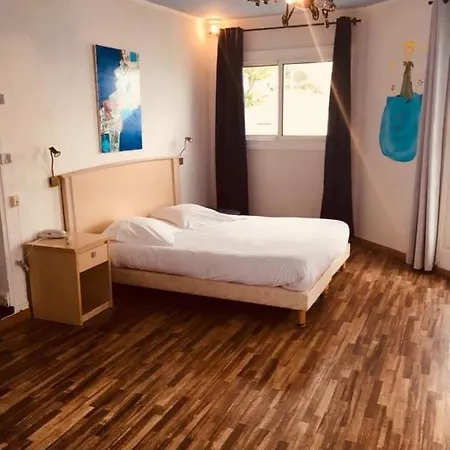 Hotel Ariana 3*