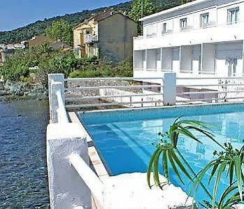 Hotel Ariana 3*