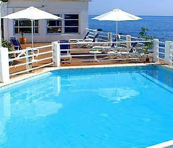 Ariana Hotel 3*