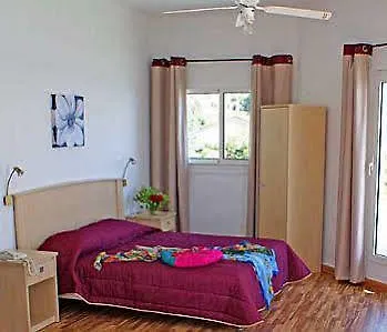 Hotel Ariana 3*