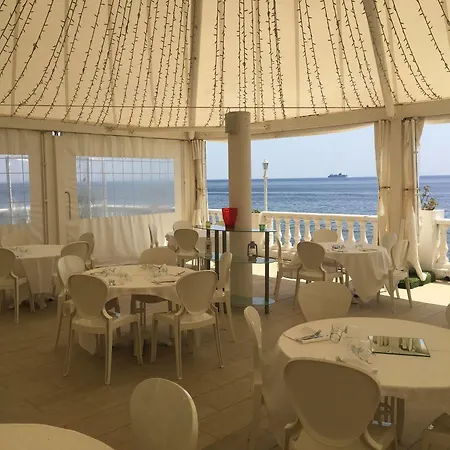Hotel Ariana 3*